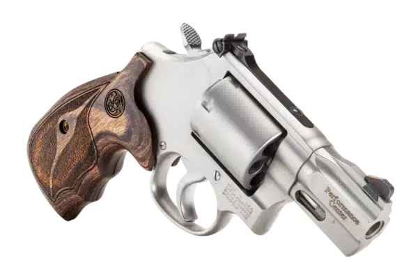 Smith & WessonPERFORMANCE CENTER® MODEL 686 2.5" BARREL