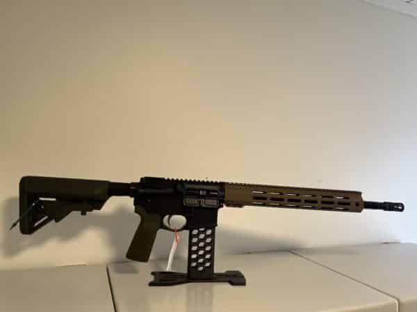 PA-15 rifle m/ OD Green lower og FDE upper. 5.56 mm 16"